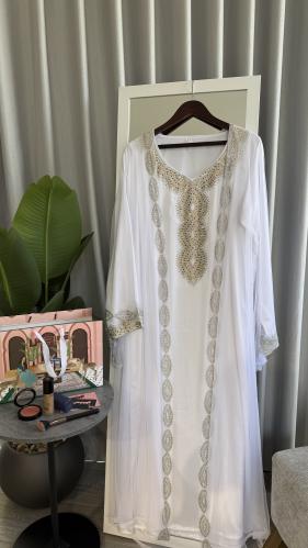 بشت اماراتي جاهز