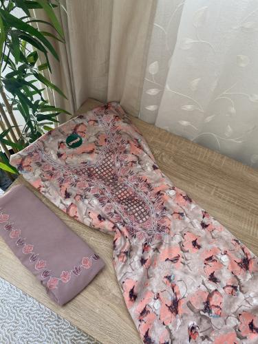 مخور+شيلة حرير اندونيسي بدون تفصيل