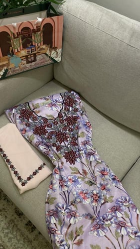 مخور+شيلة حرير اندونيسي بدون تفصيل