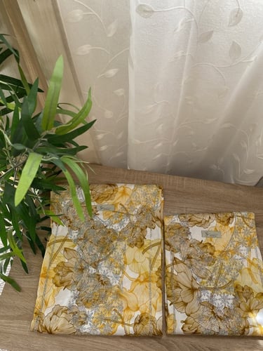 طقم الام وبنتها بدون تفصيل