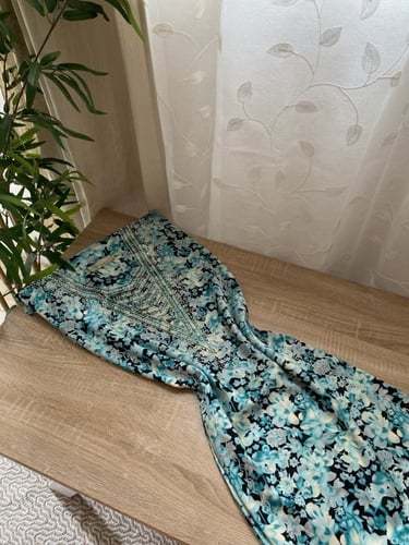 طقم الام وبنتها بدون تفصيل