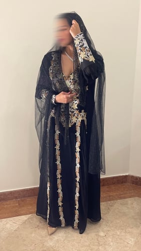 مخور نجلاء شيفون بكسرات بدون تفصيل وشيله