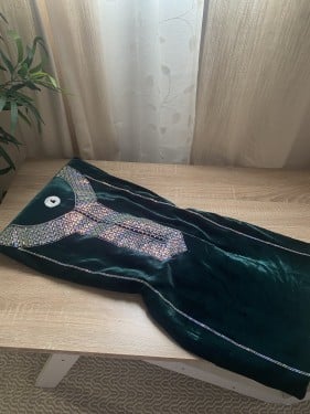 مخور شتوي اخضر مخمل