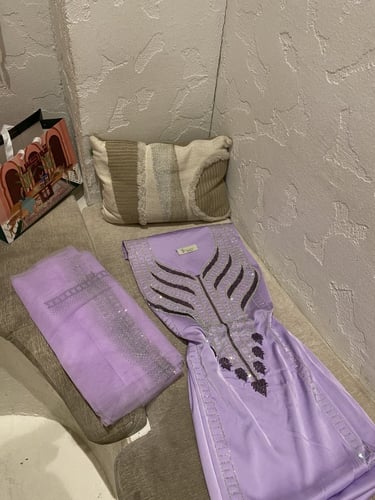 مخور بشت العيد من قطعتين حرير ملكي+بشت بدون تفصيل