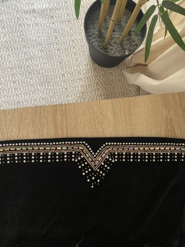 مخور مخمل اسود