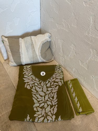 مخور الاميرة" زيتي" بشيلة +حزام حرير الماس