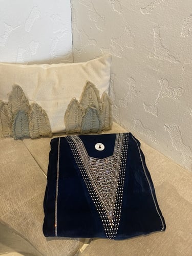 مخور اللؤلؤ مخمل بلون بترولي