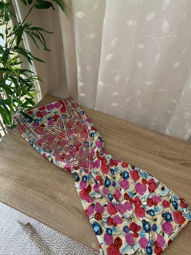 طقم الام وبنتها بدون تفصيل