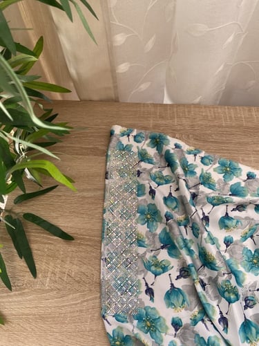 طقم الام وبنتها بدون تفصيل