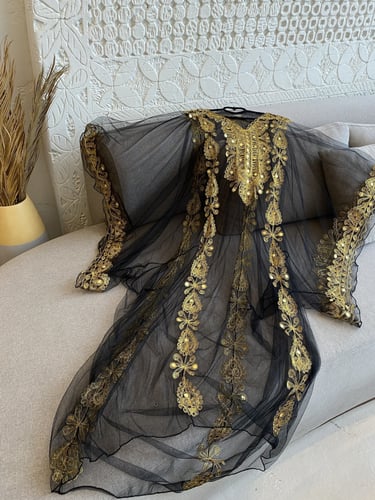 ثوب نشل جاهز اسود بدون الطرحه والقطعه الداخليه