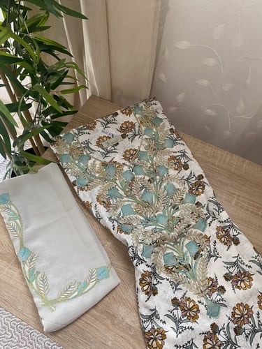 مخور+شيلة حرير اندونيسي بدون تفصيل