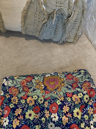 مخور حرير ملكي 3d