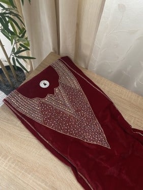 مخور مخمل احمر