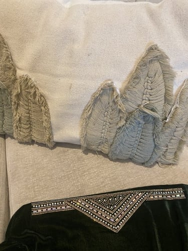 مخور اللؤلؤ مخمل زيتي غامق