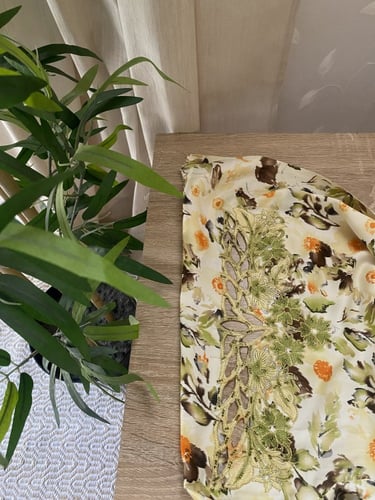 مخور+شيلة حرير اندونيسي مخرم بدون تفصيل