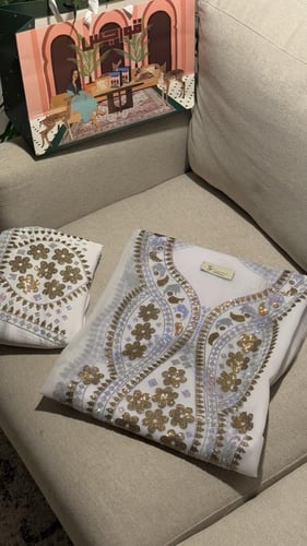 مخور بشت العيد من قطعتين حرير ملكي+بشت بدون تفصيل