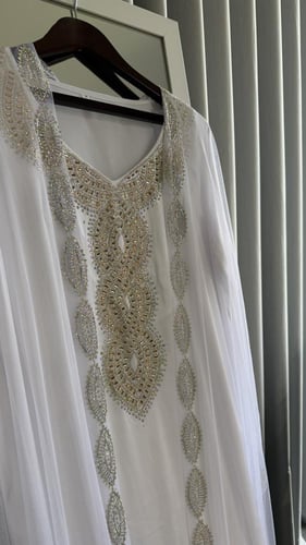 بشت اماراتي جاهز