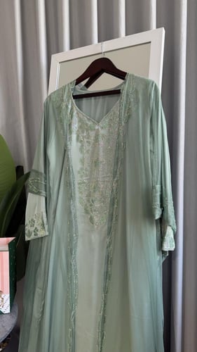 بشت اماراتي جاهز