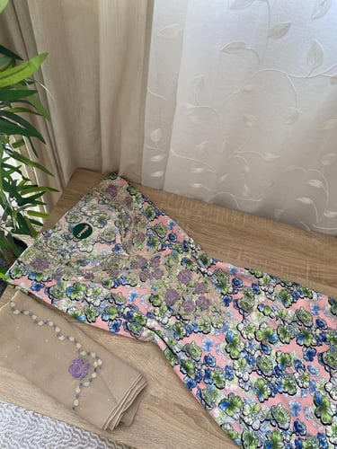 مخور+شيلة حرير اندونيسي مخرم بدون تفصيل