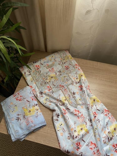 مخور اللؤلؤ+شيلة حرير ديجتال بدون تفصيل