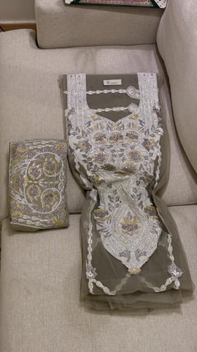 مخور ثوب اماراتي من قطعتين حرير ملكي+بشت بدون تفصي...