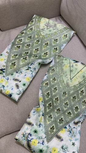 طقم الام وبنتها