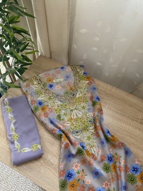 مخور+شيلة حرير اندونيسي مخرم بدون تفصيل