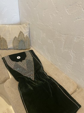 مخور اللؤلؤ مخمل زيتي غامق