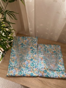 طقم الام وبنتها بدون تفصيل