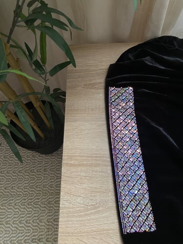 مخور شتوي اسود مخمل