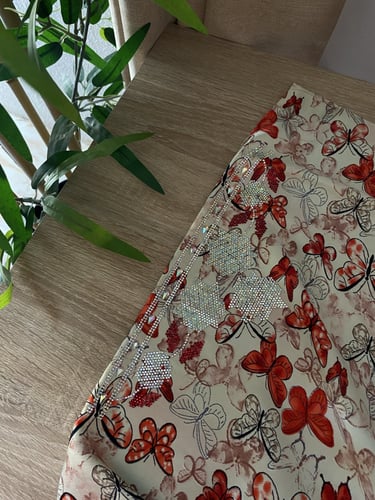 طقم الام وبنتها مخور الفراشات