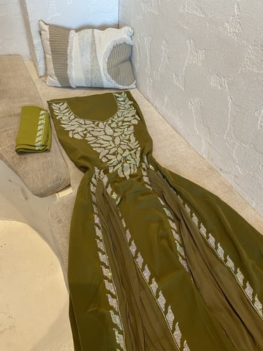 مخور الاميرة" زيتي" بشيلة +حزام حرير الماس