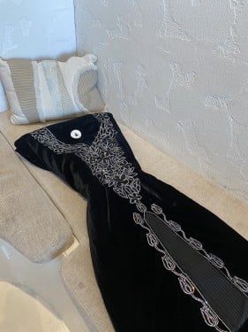 مخور شتوي اسود مخمل بكسرات