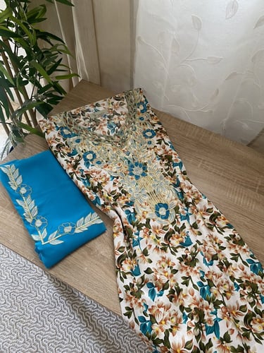 مخور+شيلة حرير اندونيسي مخرم بدون تفصيل