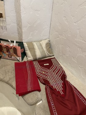 مخور بشت العيد من قطعتين حرير ملكي+بشت بدون تفصيل