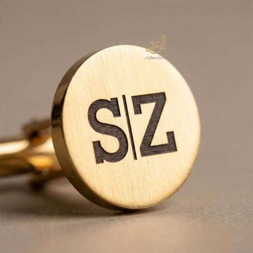 كبك رجالي محفور بالاسم ذهبي