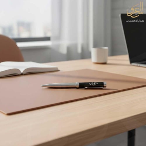 قلم رجالي فضي وأسود محفور بالاسم – نقش ليزر أنيق