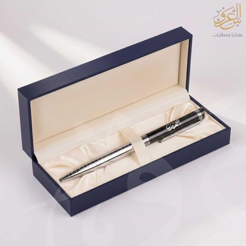 قلم رجالي أسود فاخر بنقش اسم عربي – حفر ليزر دقيق