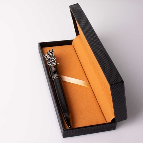 قلم رجالي أسود فاخر عربي بارز – نقش اسم بالليزر