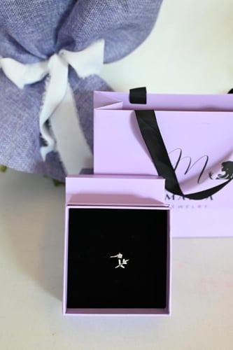 باقة ورد مع خاتم فضه من براند ماريا