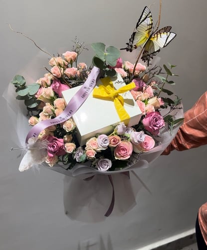 سلسال الفراشة من سواروفسكي مع باقة كندر وكيك جاناش...