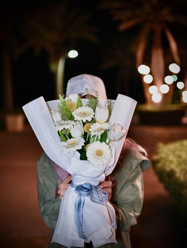 باقه من التوليب والجربيرا