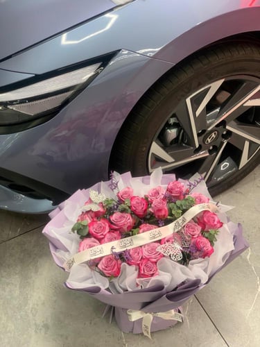 تنسيق سيارة (1) مع باقة ورد ..