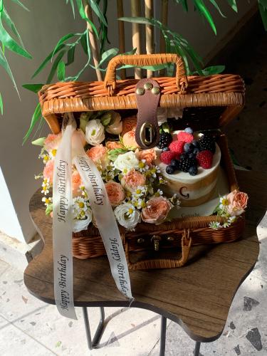 هاند باق الورد و كيك جناش