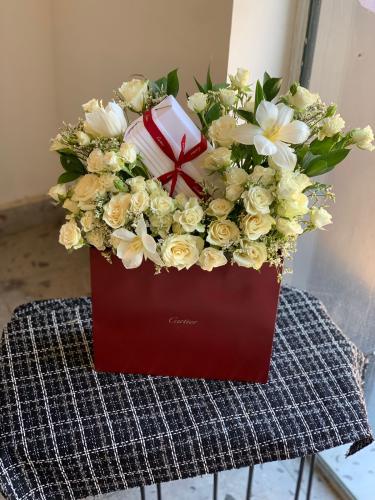 قلم كارتير مع تنسيق ورد