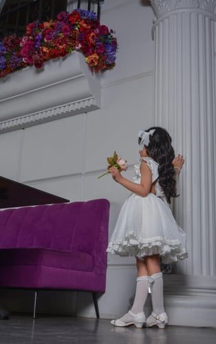 الفستان الأبيض - طراز اسباني أنيق ومريح مع سروال و...