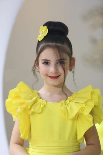 الفستان. الأصفر