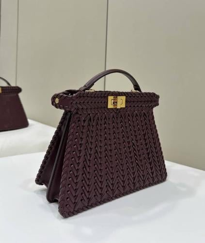 فندي Peekaboo مقاس 27cm