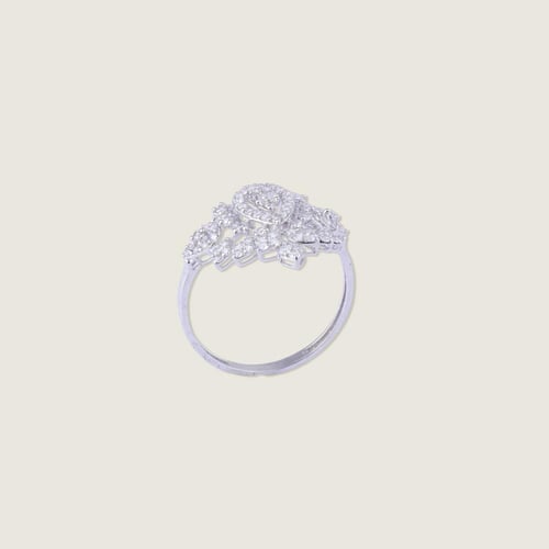 طقم ذهب أبيض عيار 18 مرصع بالزركون بتصميم الفراشة...