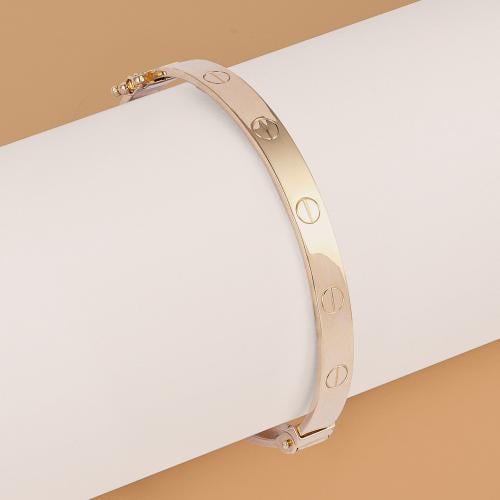 اسوارة ذهب إيطالي تصميم هندسي عيار 18 التميز والأن...